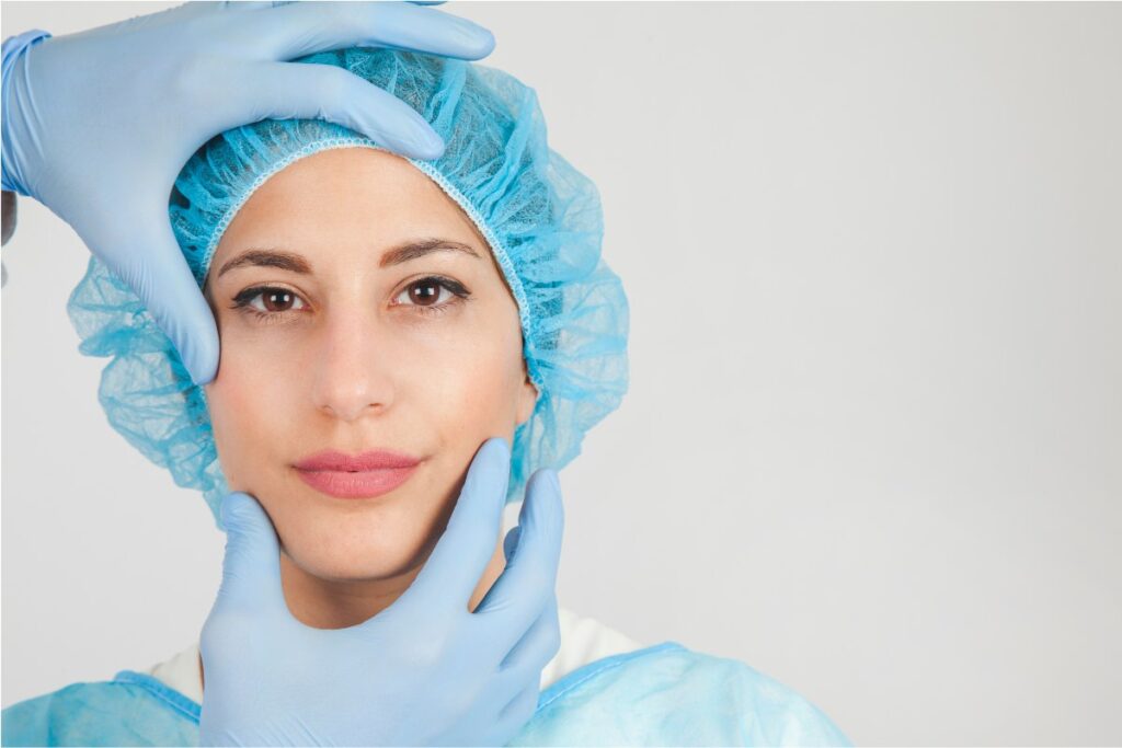 Explore the latest plastic surgery trends in 2025, including non-invasive treatments, personalized enhancements and advanced surgical techniques.